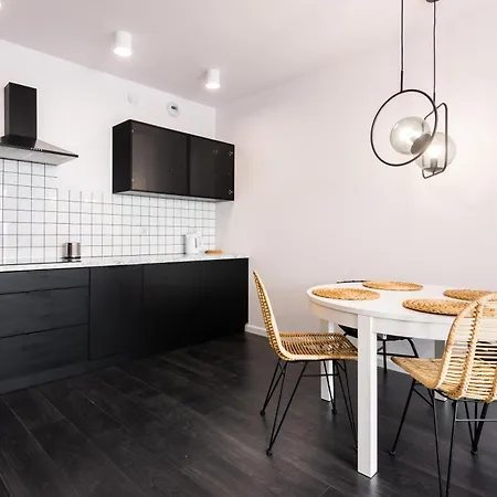 Neartopl Ac Deluxe Vermelo Parking * Krakow