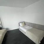 Neartopl Deluxe Vermelo Parking Апартаменты Краков