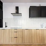 Neartopl Deluxe Vermelo Parking *